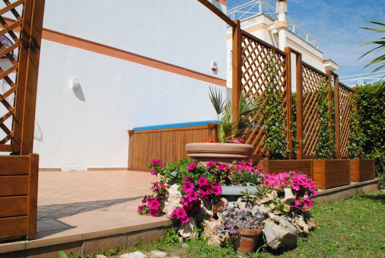 Villa Regina B&B Nettuno Bagian luar foto