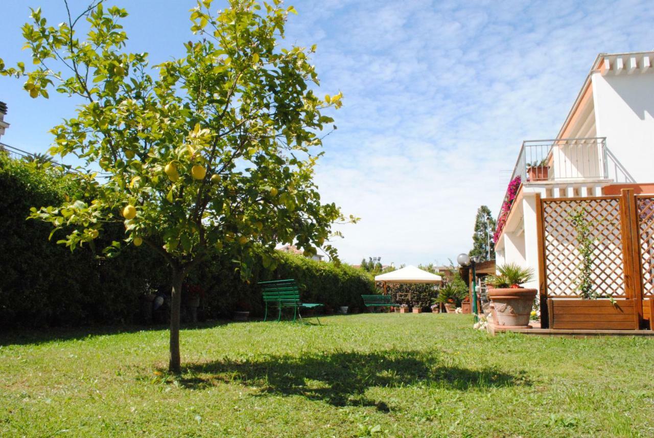Villa Regina B&B Nettuno Bagian luar foto