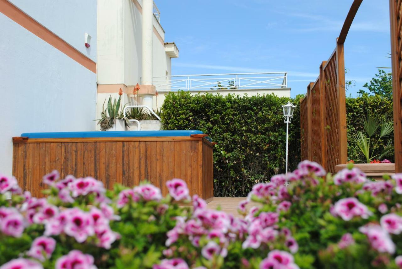 Villa Regina B&B Nettuno Bagian luar foto