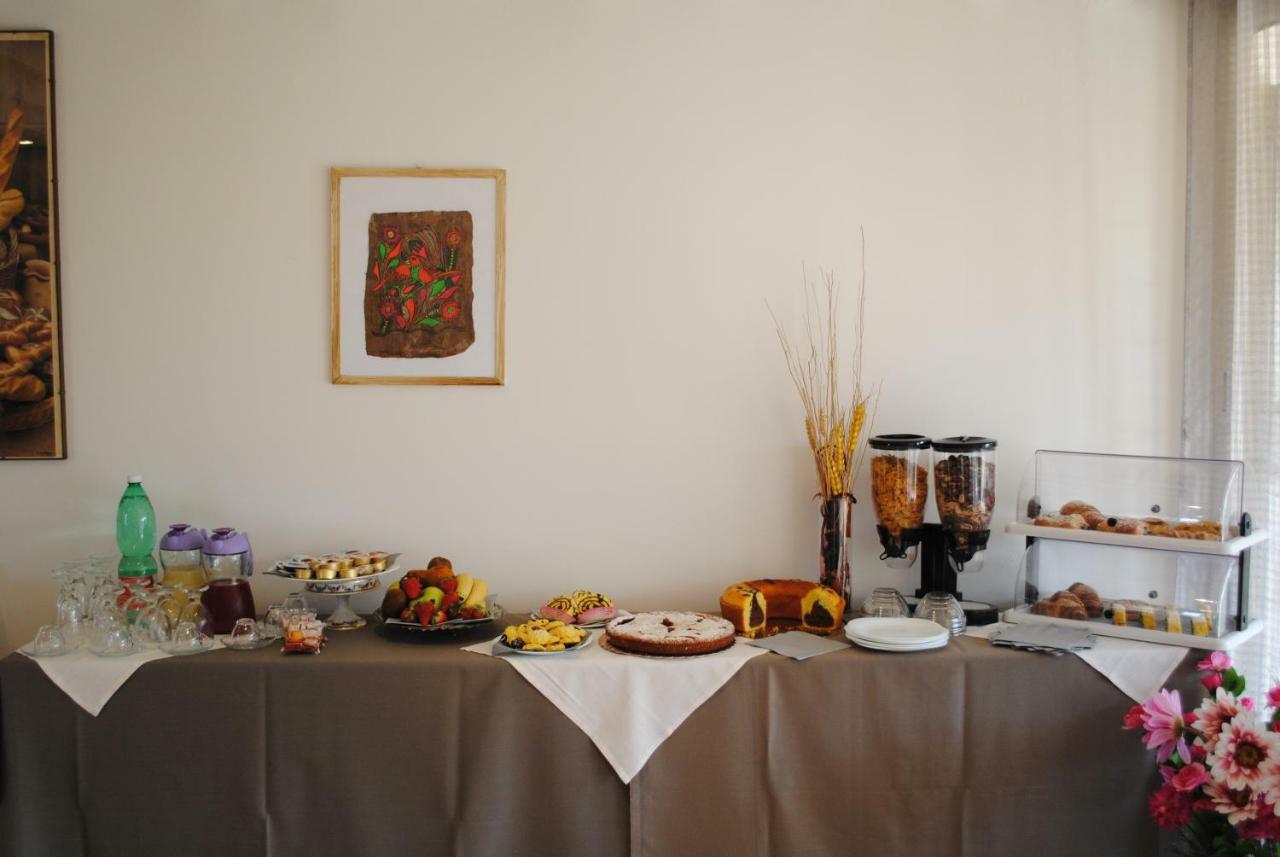 Villa Regina B&B Nettuno Bagian luar foto